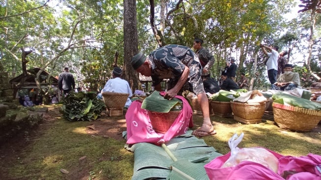 Tradisi Sadran Gede Gumelem Banjarnegara: Menyatu dengan Alam dan Leluhur Jelang Ramadan