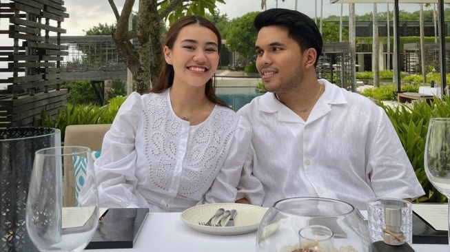 Foto Aaliyah Massaid rayakan ulang tahun ke-22 di Bali bareng Thariq Halilintar. (Instagram)