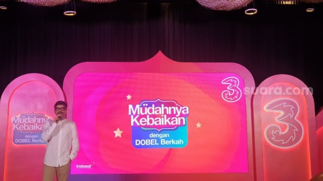 Ritesh Kumar Singh, Director & Chief Commercial Officer Indosat Ooredoo Hutchison dalam peluncuran kampanye #MudahnyaKebaikan dengan sedekah kuota di Jakarta, Jumat (8/3/2024). [Suara.com/Dythia Novianty]