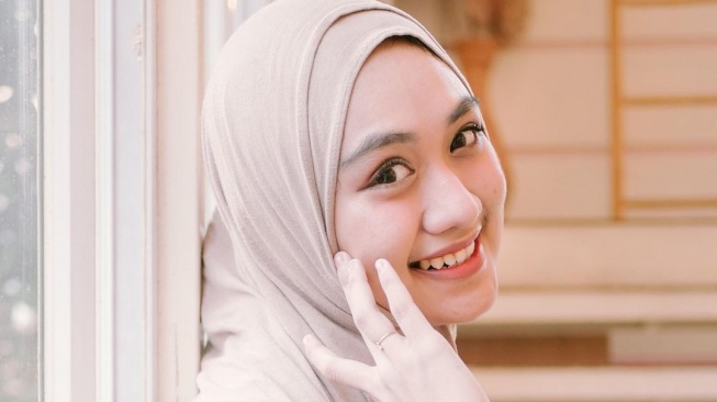 5 Foto Cantik Nafha Firah, TikToker yang Bakal Jadi Istri Komika Mamat Alkatiri