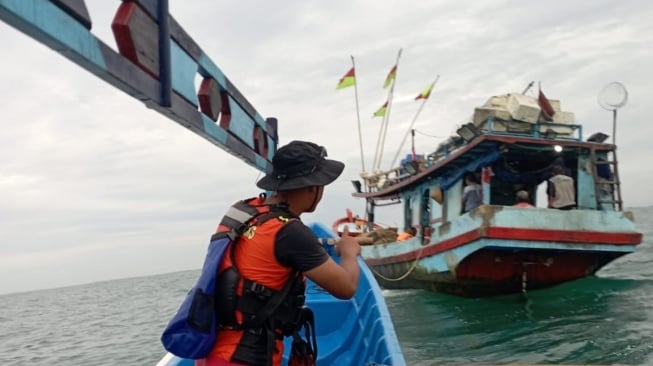 Kapal Nelayan Asal Cilacap Sempat Mati Mesin di Perarian Pantai Congot Kulon Progo, Tim SAR Gabungan Turun Tangan