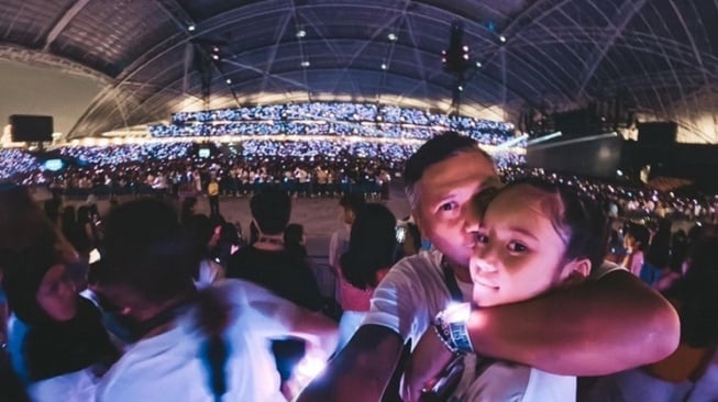 Potret Kompak Gading Marten, Gisella Anastasia dan Gempita Nora Marten Nonton Konser Taylor Swift di Singapura (Instagram/@gadiiing)