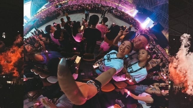 Potret Kompak Gading Marten, Gisella Anastasia dan Gempita Nora Marten Nonton Konser Taylor Swift di Singapura (Instagram/@gadiiing)