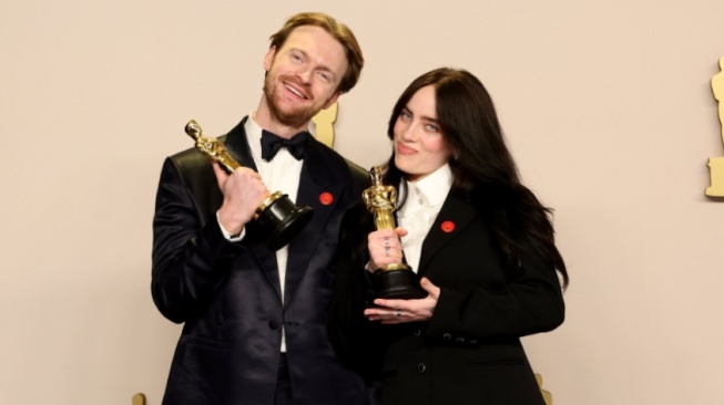 Billie Eilish Menangkan Piala Oscar Kedua Berkat Lagu 'What Was I Made For?'