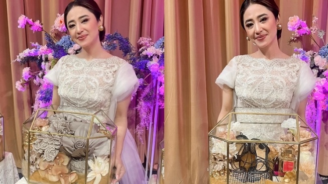 Potret Seserahan Lamaran Dewi Perssik dari Rully (Instagram/dewiperssik9)