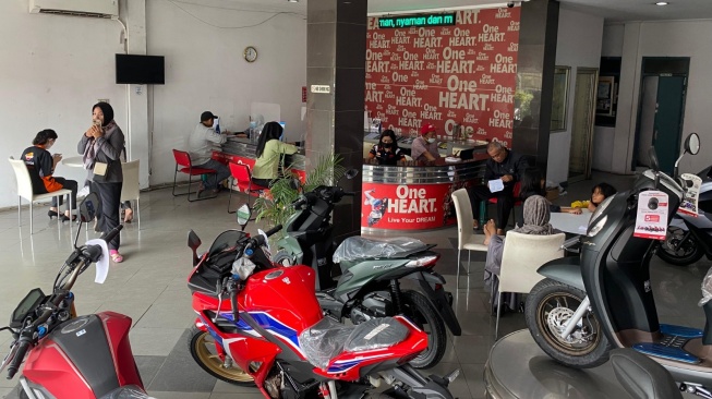 Untuk senantiasa mempertahankan mutu layanan kepada konsumen, PT Wahana Makmur mengadakan penilaian terhadap 115 dealer resmi motor Honda di wilayah Jakarta-Tangerang [PT WMS].