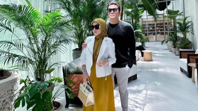 Syahrini Dipanggil Bumil oleh MUA Ternama, Istri Reino Barack Fix Hamil?