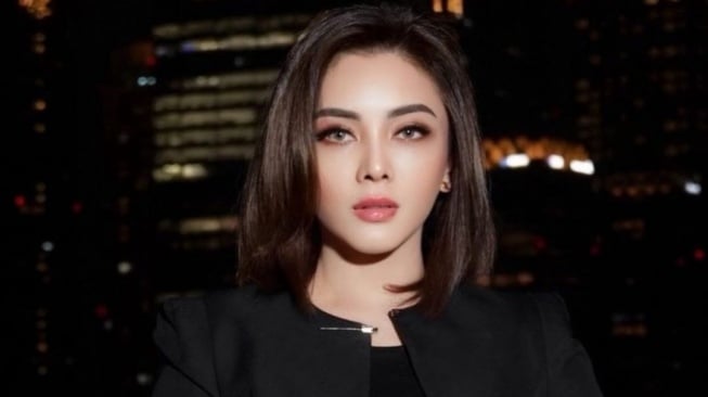 Jauh-Jauh Operasi Plastik di Korea, Kini Dhena Devanka Justru Disebut Mirip Syahrini