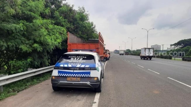 Mayatnya Gelantungan di Pintu Truk, Pemuda Nekat Bunuh Diri Diduga Depresi Kalah Judi Online