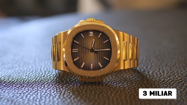 Patek Philippe Nautilus 5711/1R koleksi jam tangan mewah Helena Lim. (YouTube/Hobijam Tv)