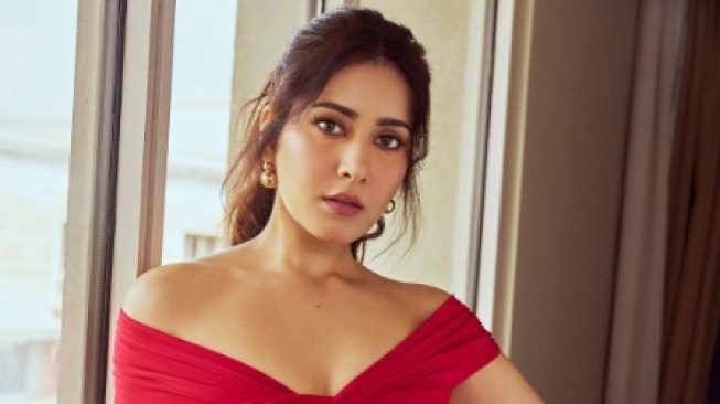 5 Rekomendasi Film India yang Dibintangi Raashi Khanna, Terbaru Ada Yodha