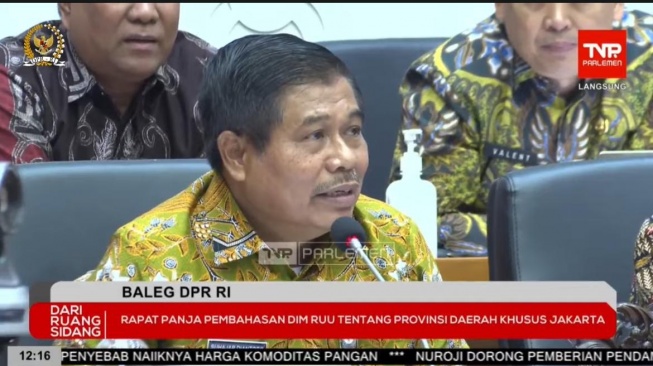 Sekjen Kemendagri Suhajar Diantoro. [Tangkapan layar TV Parlemen]