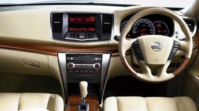 Kesamaan Bagian Interior Nissan Teana dengan Mobil yang Dikendarai Mayang. (Foto: Istimewa)