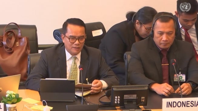 Dirjen Kerja Sama Multilateral Kementerian Luar Negeri (Kemenlu) Tri Tharyat dalam Sidang Komite PBB CCPR di Jenewa, Swiss, Selasa (12/3/2024). (Tangkap layar UN Web TV)