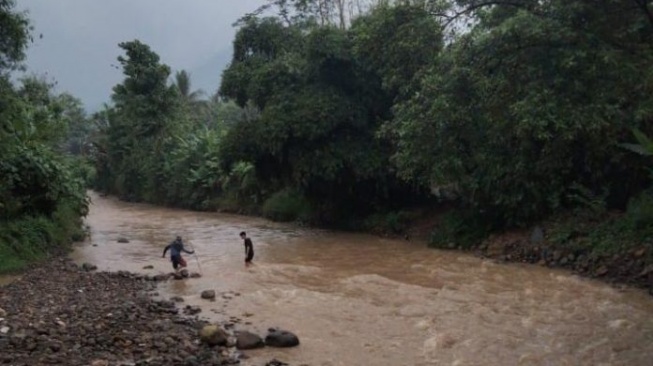 Hendak ke Sawah, Petani Hanyut di Sungai Cibadak Bogor