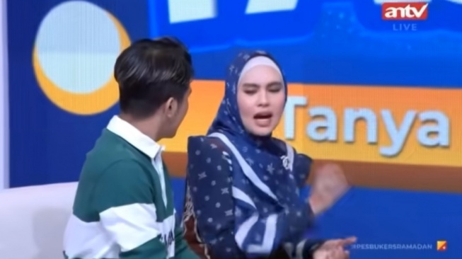 Kartika Putri dan Jirayut di acara Pesbukers Ramadhan (YouTube/ANTV Official)