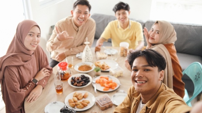 Mudah Patungan Bukber, Pakai QRIS Transfer di BRImo Aja!