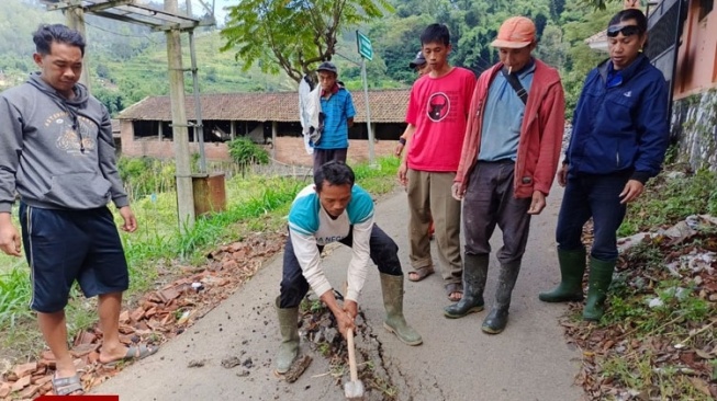 Tanah Terbelah, 10 Rumah di Kota Batu Rusak