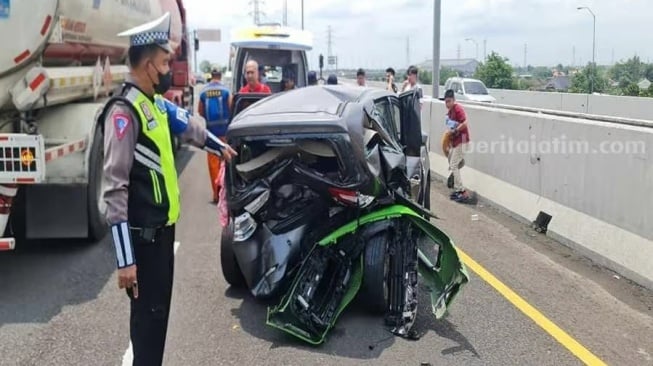 Porsche Berulah Bikin Nissan Grand Livina Ringsek, Kecepatan Tembus 130 Km/jam, Sopir Masih Belia