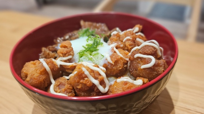 Mencoba Senasi Yakiniku Donburi Otentik Khas Jepang, Coba Di Sini