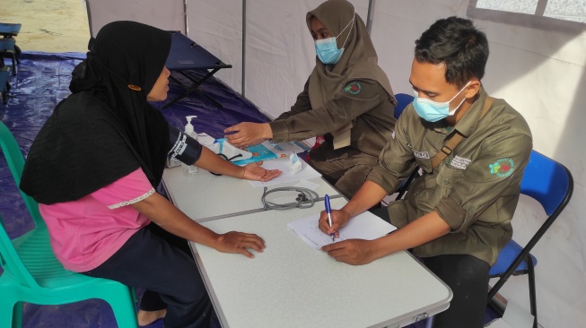 Pusat Krisis Kesehatan Terjunkan Tim Tangani Korban Darurat Banjir dan Longsor di Pesisir Selatan