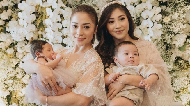 Ide OOTD Modest Wear Nikita Willy (Instagram)
