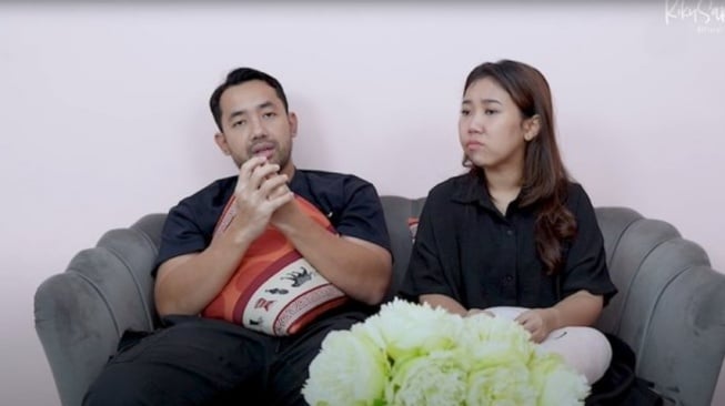 Potret Kiky Saputri Umumkan Keguguran. (YouTube/Kiky Saputri Official)