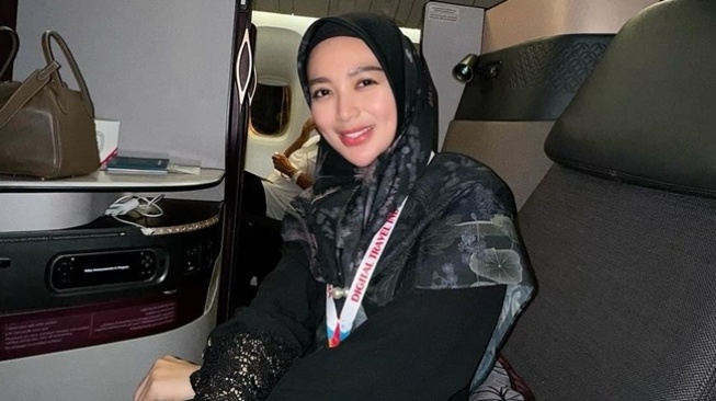 Artis Umrah di Bulan Ramadan (Instagram/@wikasalim)