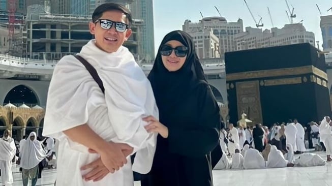 Artis Umrah di Bulan Ramadan (Instagram/@fitricarlina)