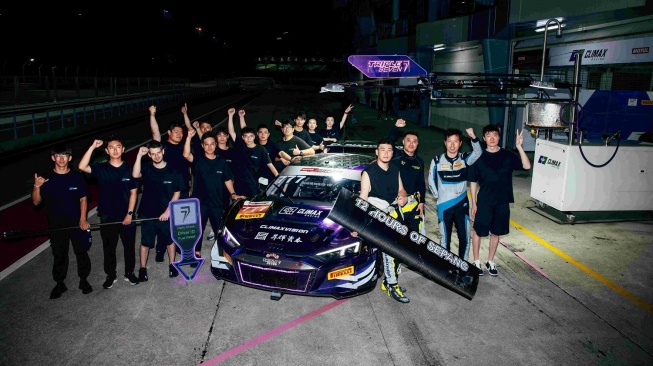 Sukses Audi di gelaran 12 Hours Sepang juga didukung penampilan driver tuan rumah serta para juara yang berlaga di berbagai seri di Tiongkok yang kondang [Audi Sport racing Asia]