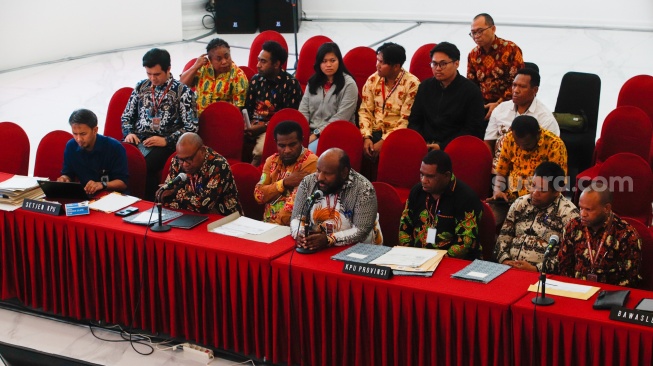 Suasana rapat pleno rekapitulasi penghitungan suara Pemilu 2024 tingkat nasional di Kantor KPU, Jakarta, Rabu (20/3/2024). [Suara.com/Alfian Winanto]