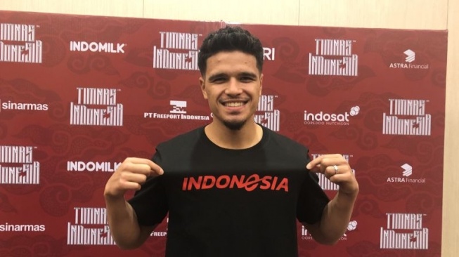 Penyerang Timnas Indonesia, Ragnar Oratmangoen ketika ditemui ANTARA di Hotel Fairmont, Jakarta, Selasa (19/3/2024). (ANTARA/Zaro Ezza Syachniar)