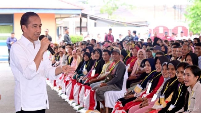 Jokowi Ajak Relawan Bukber di Istana, Ketum Prabowo Mania Ikut Datang