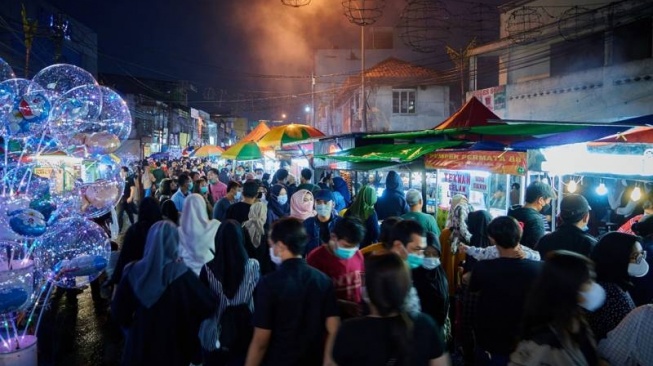 6 Tempat Berburu Takjil di Tangerang, Taman Elektirik Tak Pernah Sepi Pengunjung