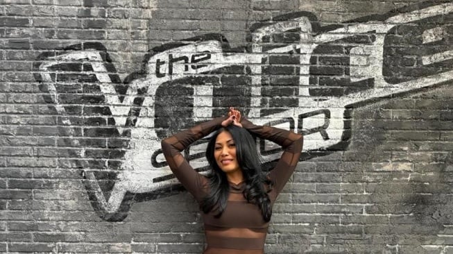 Cetak Sejarah, Anggun C Sasmi Tampil di The Voice Kanada dan The Voice Italia