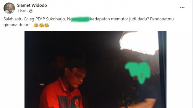 Beredar foto diduga caleg PDIP Sukoharjo berinisial N sedang bermain judi dadu. [Facebook]