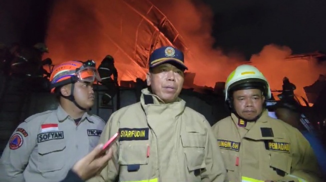 Damkar Ungkap Sulitnya Padamkan Kebakaran di Gudang Lazada Jakbar