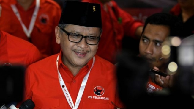 Sebut Jokowi Mau Lengserkan Megawati, Hasto PDIP Kena Ulti Netizen: Kayak Pasangan Abis Cerai