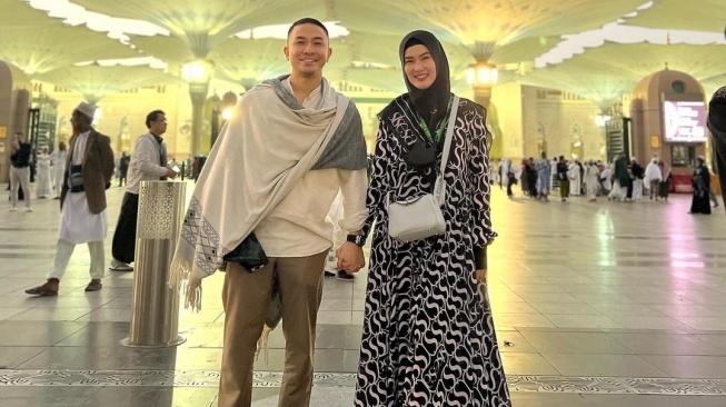 Potret Anggun Stevie Agnecya Jalani Ibadah Umroh (Instagram)