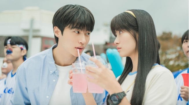 Bintangi Lovely Runner, Byun Woo Seok Ungkap Chemistry dengan Kim Hye Yoon