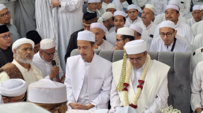 Sosok Istri Muda Rizieq Shihab, Namanya Mona Hasinah Alaydrus, Masih Keponakan Syarifah Fadlun