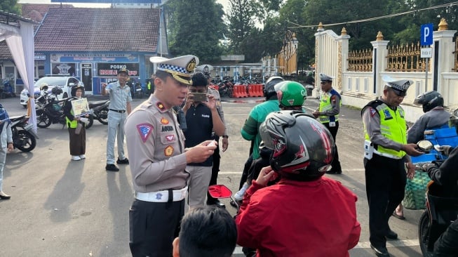 2.001 Pelanggar Ditilang, Helm dan Spion Jadi Pelanggaran Terbanyak di Solo