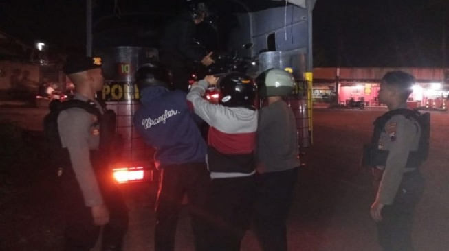 Balap Liar di Perempatan Sawangan Dibubarkan, 18 Motor Diamankan