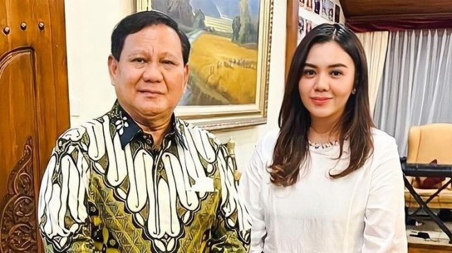 10 Potret Bthari Ayeisha, Calon Adik Ipar Ayu Ting Ting dan Diduga Pacar Mayor Teddy