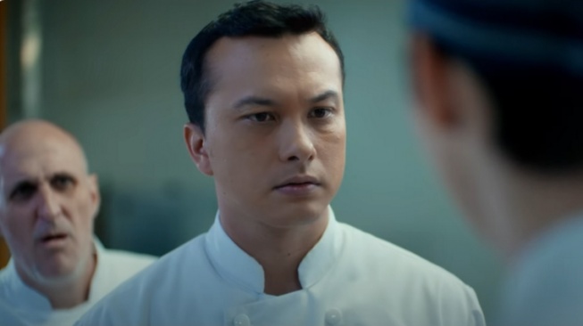 Nicholas Saputra dalam serial Secret Ingredient (YouTube/Viu Philippines)