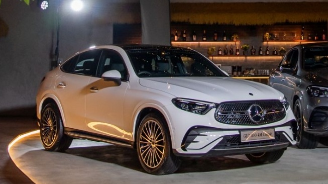 Mobil mewah Mercedes-Benz GLE300 Livy Renata untuk Ibunya. (Foto: Istimewa)