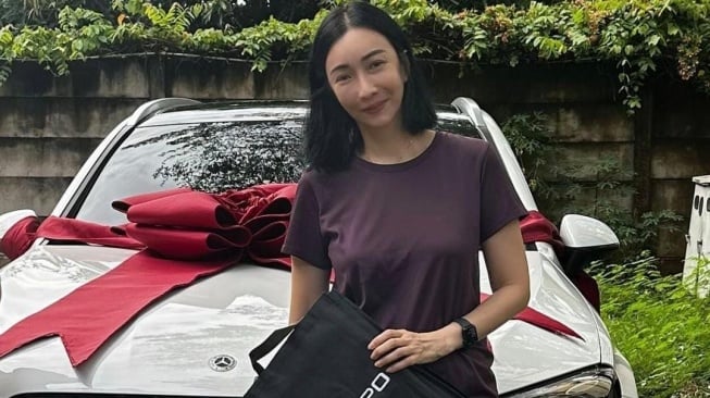 Ibu Livy Renata, Susana Rahardjo Dapat Hadiah Mobil Mewah. (Foto: Tangkapan Layar/IG)