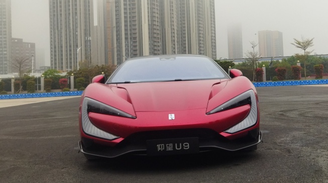 Pabrik BYD di Indonesia akan dimumkan pada April 2024. Foto: Yangwang U9, supercar buatan BYD yang dipasarkan di Tiongkok. [Suara.com/Liberty Jemadu]