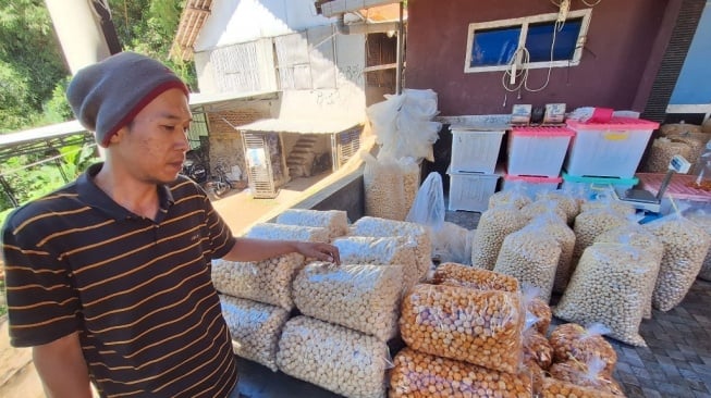 BRI Berdayakan Warga Garut untuk Tumbuhkan Pusat Industri Rumahan Endog Lewo