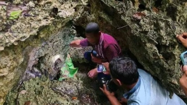 Siswa Taman Kanak-kanak Ditemukan Meninggal Dalam Lubang Batu